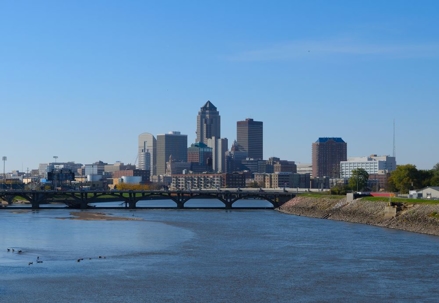 des moines iowa skyline